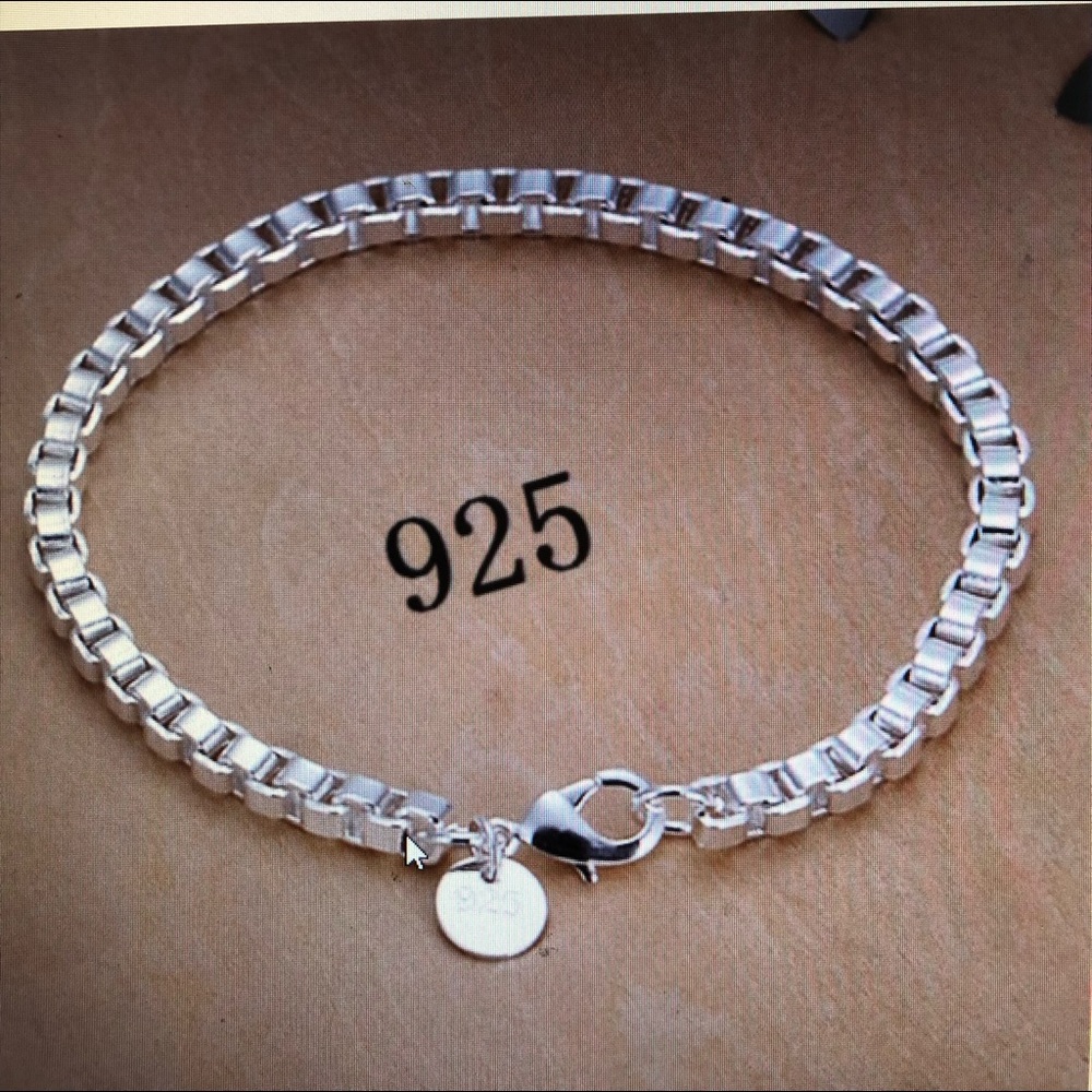 Sterling silver chain link women’s bracelet